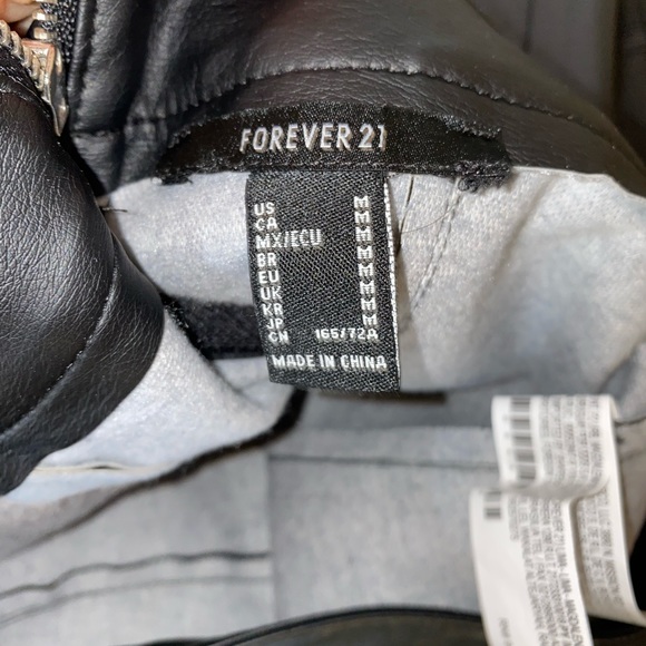 NWOT Forever 21 black faux leather skirt - Picture 3 of 5